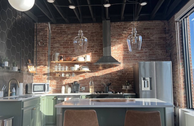 Downtown Modern Loft Apartment