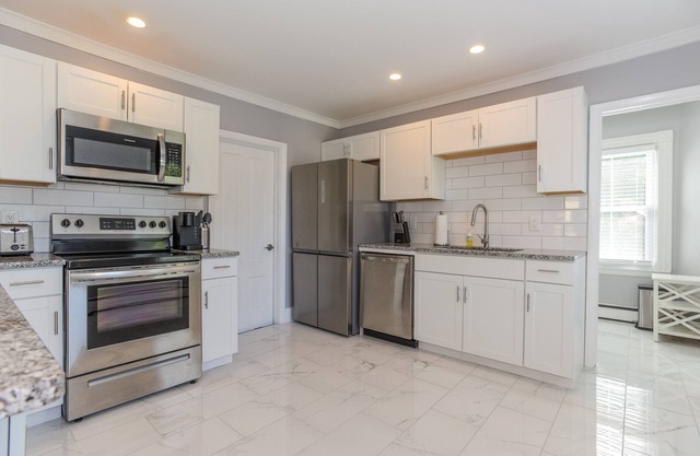 Downtown Mystic Comfortable Renovated Apartment