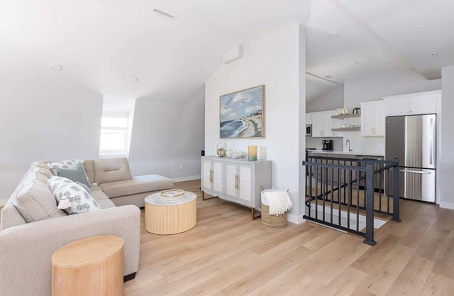 Downtown Newport Penthouse