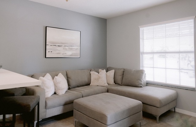 Downtown Orlando’s Hidden Gem -2 bedroom with FREE parking