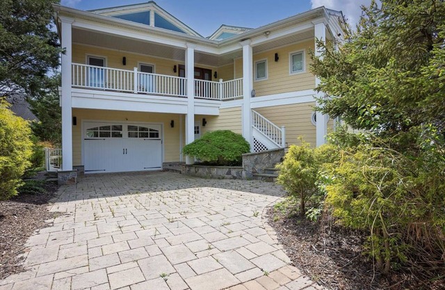Downtown Oxford | Private Beach | Private Pool | Luxury