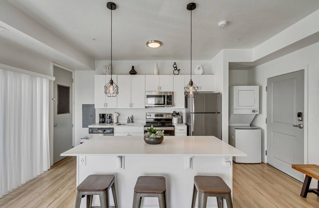 400-Penthouse-Wohnen! 1bed / 1bath Downtown SLC mit 180-Grad-Ansichten!