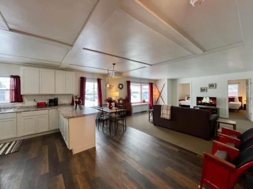 Downtown Red Room at Villages on Aurora