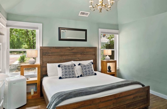 Downtown Retreat w/ Sauna | Fire Pit | Near NAU