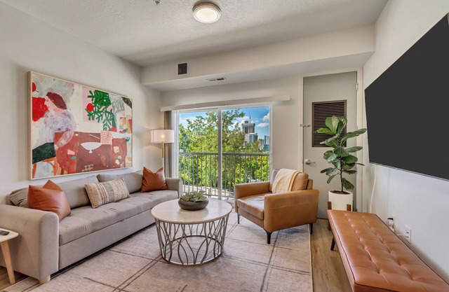 Downtown SLC 1BR/1BA King Suite w/ Equipped Kitchen + Queen Sleeper + Gym