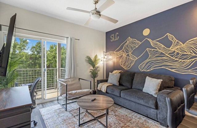 Downtown SLC Apartment - King Bed - Gym - Smart TV