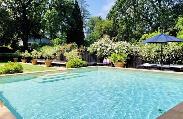 Innenstadt St. Helena Rückzug mit Pool, Boccia und Privatsphäre. Erlaubnis # PL19012