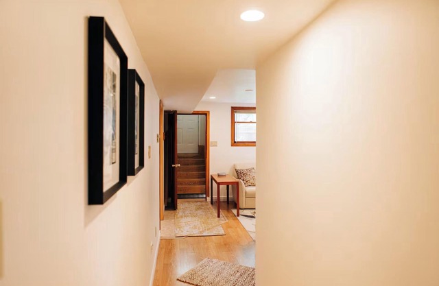 Downtown Suite | 10-Mins Walk to Beach