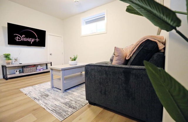 Downtown Suite King Beds,Long Stays,Disney+