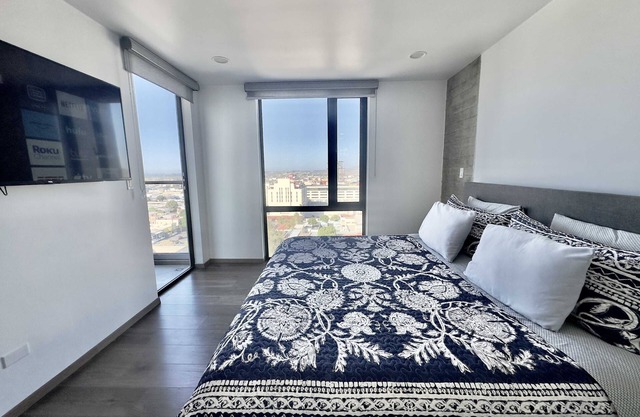 Downtown Tijuana 1BR Suite Avenida Revolucion 904
