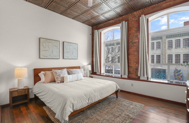 Downtown View | In Unit Laundry | Parking | King Bed