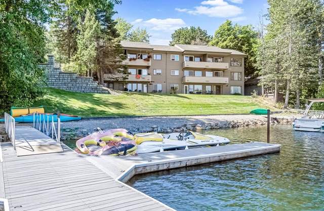 Downtown Waterfront Condo w/Free WiFi, Private Marina, and Shared Washer/Dryer
