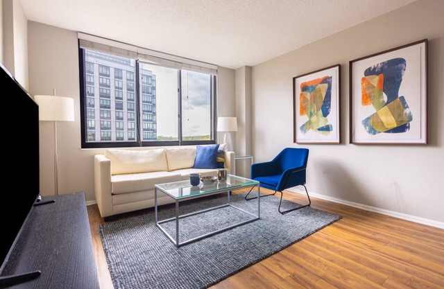 Downtown White Plains 1 Bedroom - Commute to NYC