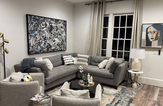 Downtown Woodstock Luxury 3/3.5 Entire 3-level Townhouse