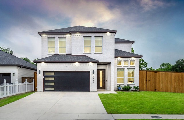 DREAM 4 BR Big Home in DOWNTOWN DALLAS