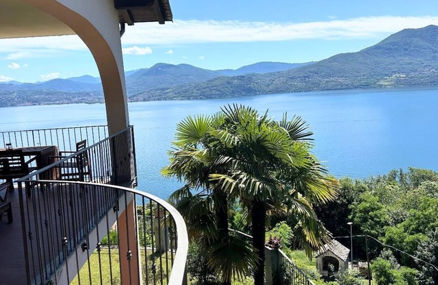 Lago Maggiore: Traum-Balkon mit Seeblick + Pool | 2 SZ