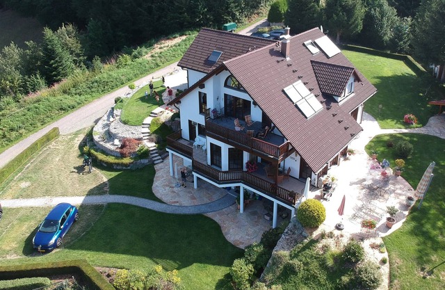 Helle Ferienwohnung in idyllischer Berggemeinde 850 m für 2-4 Personen