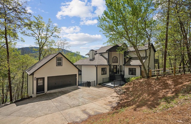 Dream Home in Jasper – 5 bedroom Stunner with Space & Style