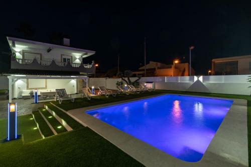 DREAM HOUSE