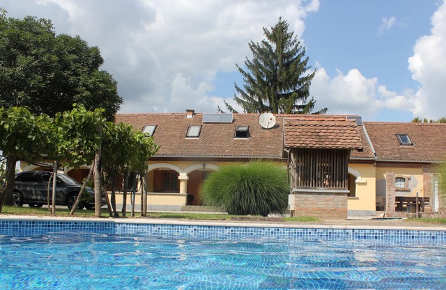 Traumhaus mit Pool und Sommerküche