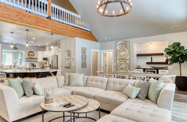 Dream on the Deschutes River with private sauna, game room, & massage chairs