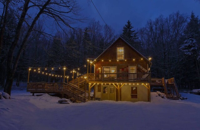 Dream Stratton Forest Cabin w/Hot Tub & Fast WiFi