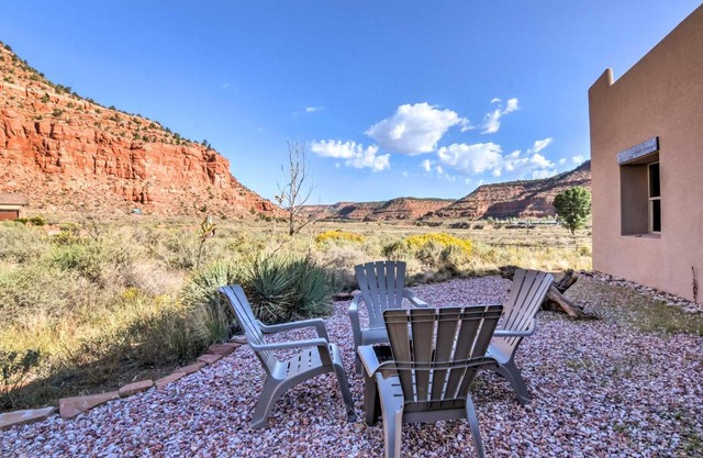Dreamcatcher Cliffs Home Near Dtwn Kanab!