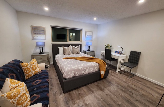Dreamed Oasis 4BedRm 2FullBath Walk to Downtown