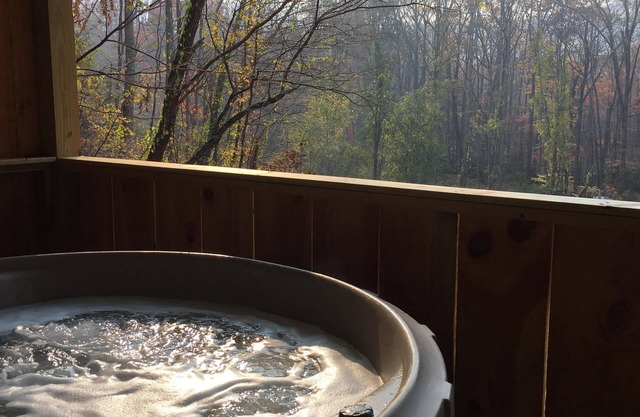 Dreamin Höhle Groß für Stargazing!- Eigene Hot Tub, Kamin, Romantisch, Aussicht, Free WiFi, Haustier Fr