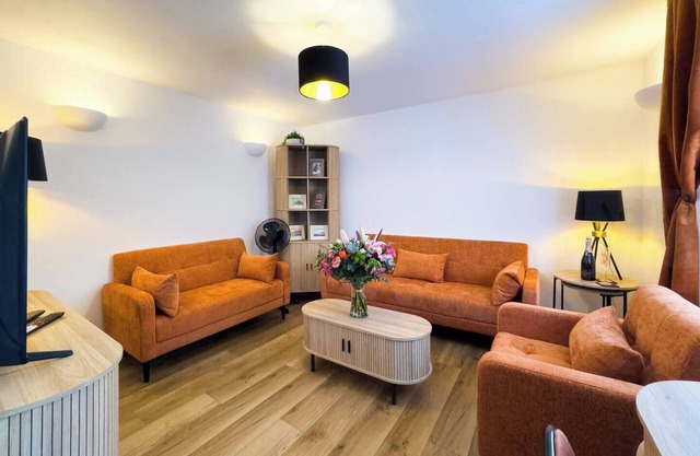 Dreamland Cottage Margate sleeps 6 by ADLIV