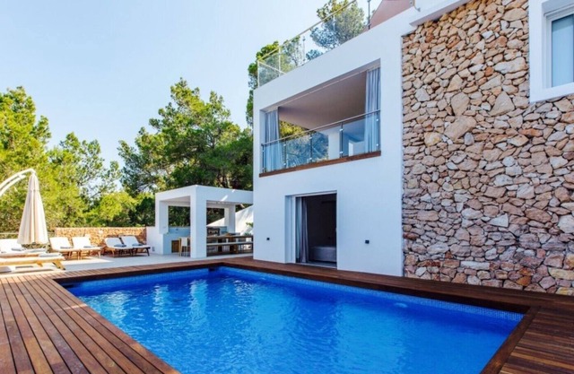 Traumhafte Luxusvilla mit Meerblick, Pool, Dachterrasse und WLAN