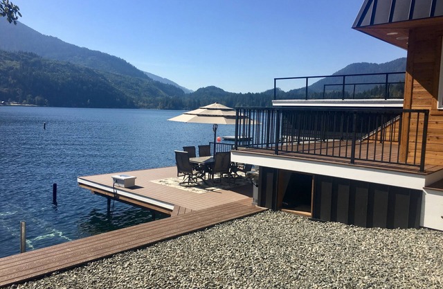 Dreamlike Lakefront Cabin on Lake Sutherland