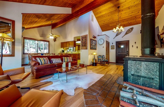 Dreamy Cabin in the Woods with Wraparound Deck & Wood Stove - Dogs OK