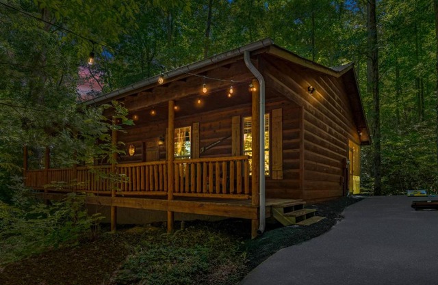 Dreamy Cabin & Outdoor Oasis! Mins to Nat'l Park!
