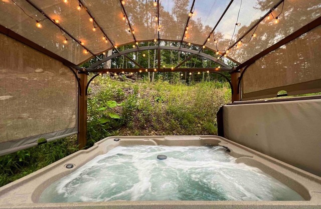 Dreamy Couples Cabin in the Shenandoah Forrest