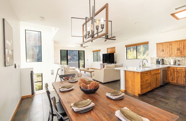 Dreamy Sedona Cabin in Oak Creek Canyon