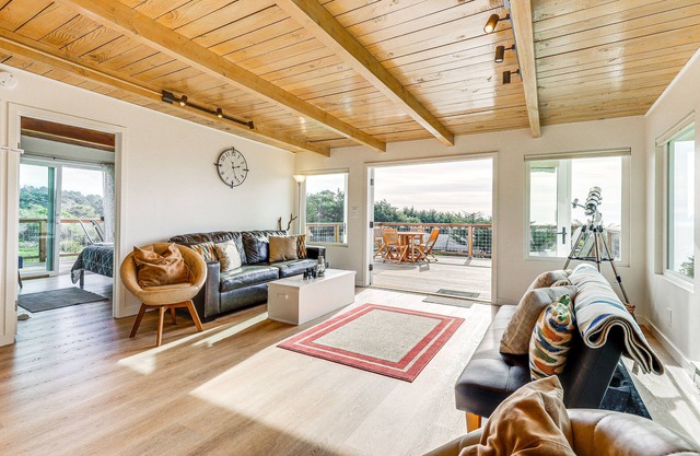 Dreamy Sonoma Coast Cottage w/ Ocean Views