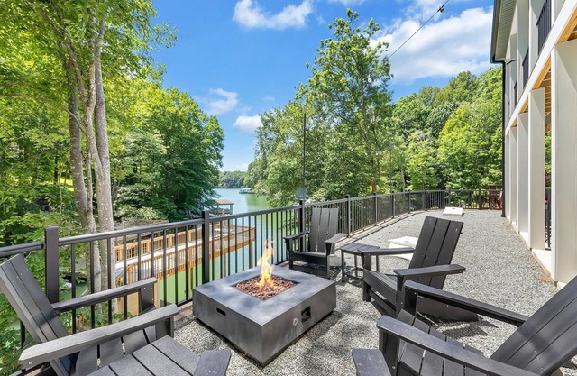 Drift Away Ridge, Brand New Lakefront Luxury w/ Covered Decks + Hot Tub, Fire Pit, Party Deck & Dock