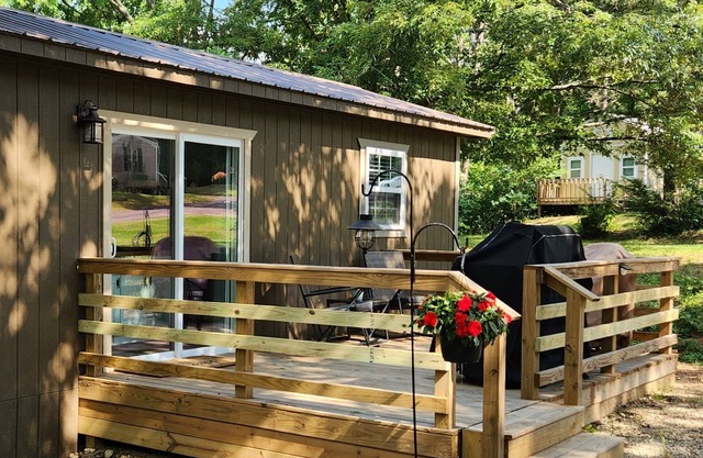 Driftaway Cabin in Glenwood, AR