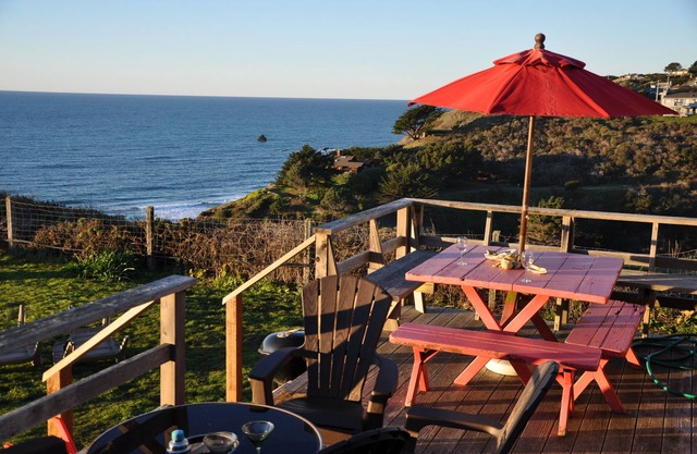 Driftwood Bungalow Mendocino Coast Ocean Front, privater Weg zum Strand Whirlpool