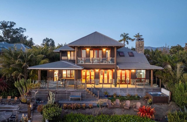 Driftwood Club - Luxe Private Oceanfront Villa (Beach Access)