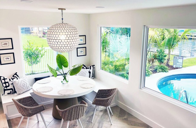 Drop Dead Gorgeous Waterfront Retreat