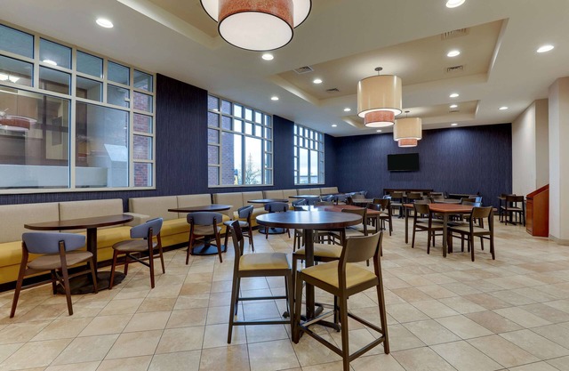 Drury Inn & Suites St. Louis Arnold