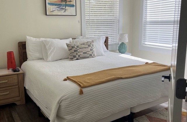 Charming 2BR Escape | Wi-Fi + Harbor Vibes