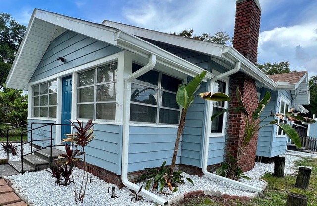 DT Bradenton 2/1 Charmer - walk to DT & Riverwalk, easy access to Anna Maria
