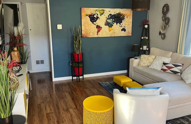 DT Charming home 2bdrm KQbeds 4K TV's WiFi, AC in peaceful Renton, SeaTac 10 min