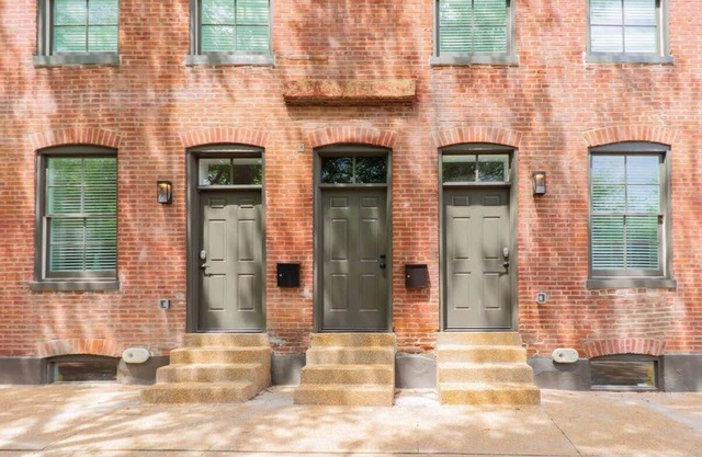 Dual Soulard Townhomes | 4BR/6BA / ABODEbucks