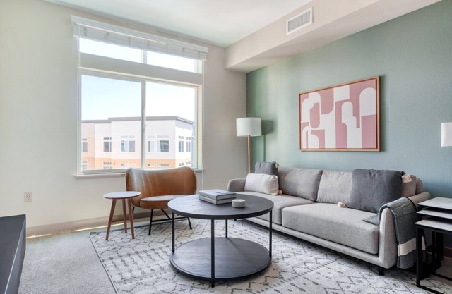 Dublin 2BR w/ Gym, Spa & Pool, near BART