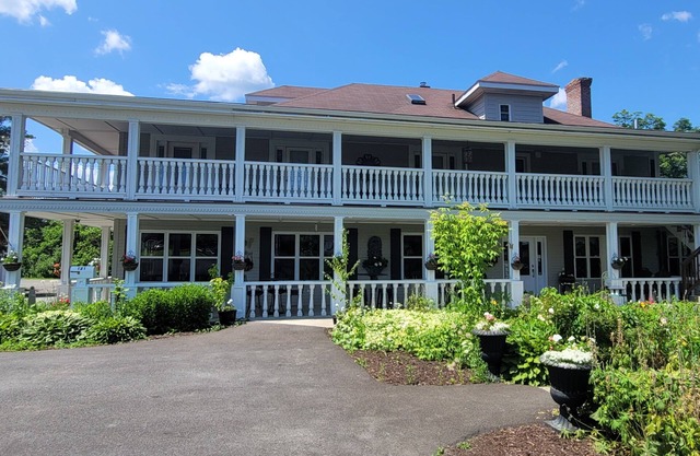 DuBois' Inn