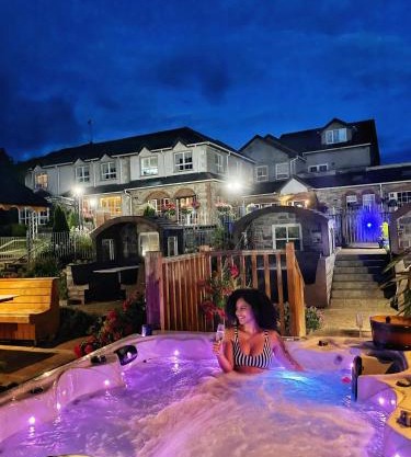 Dulrush Lodge Guest House, Restaurant and Self-Catering